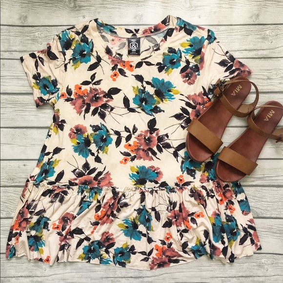 Agnes & Dora Tops - Agnes and Dora Floral peplum top-sz M